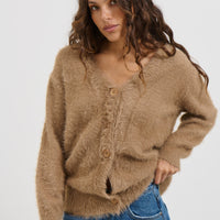 Dionne Cardi Latte