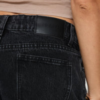 Ellanor Low Rise Straight Leg Jean Washed Black