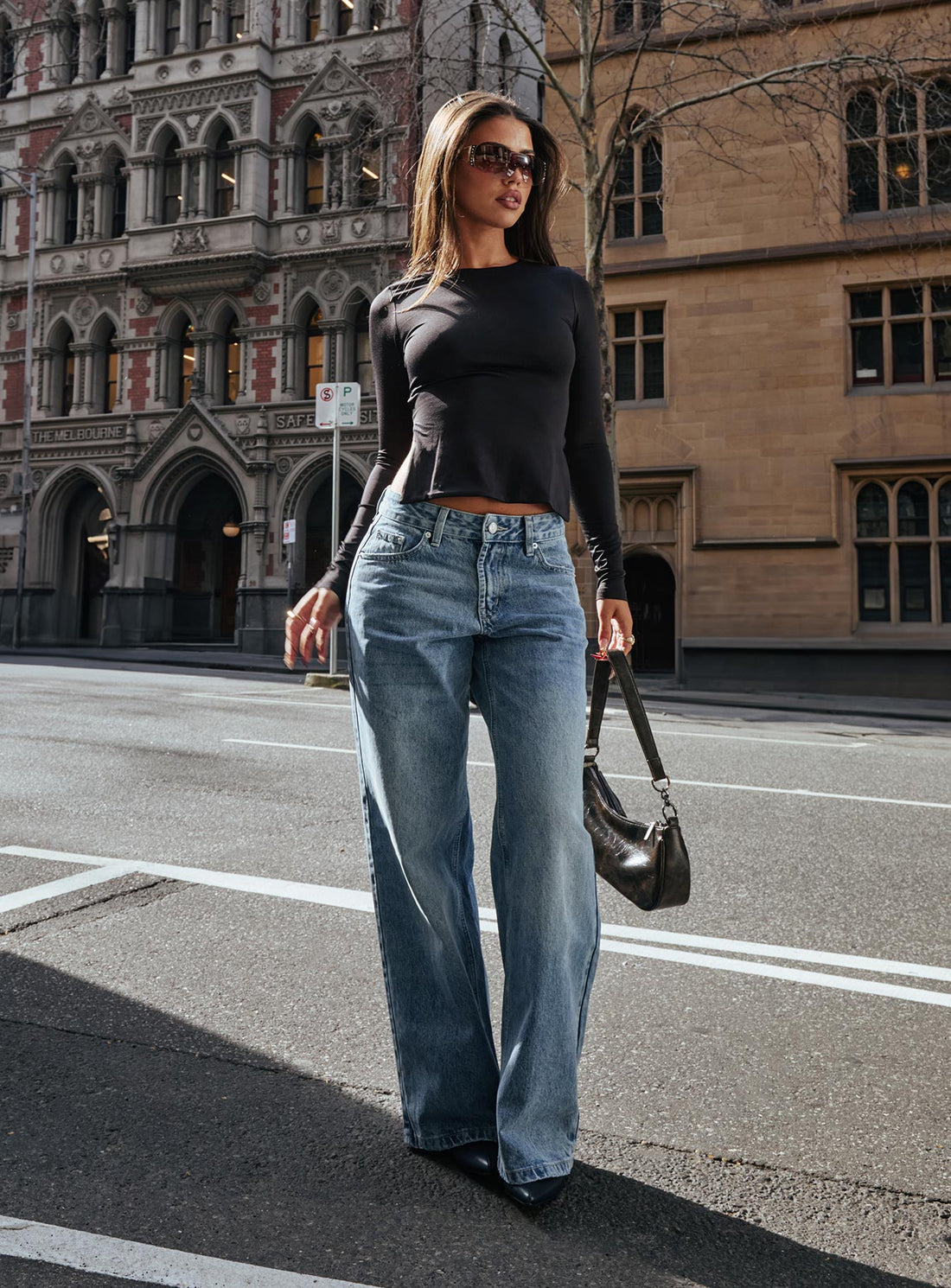 Serenitia Mid Rise Straight Leg Jeans Light Wash