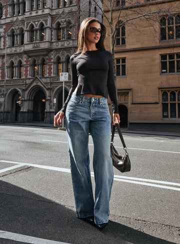 Serenitia Mid Rise Straight Leg Jeans Light Wash