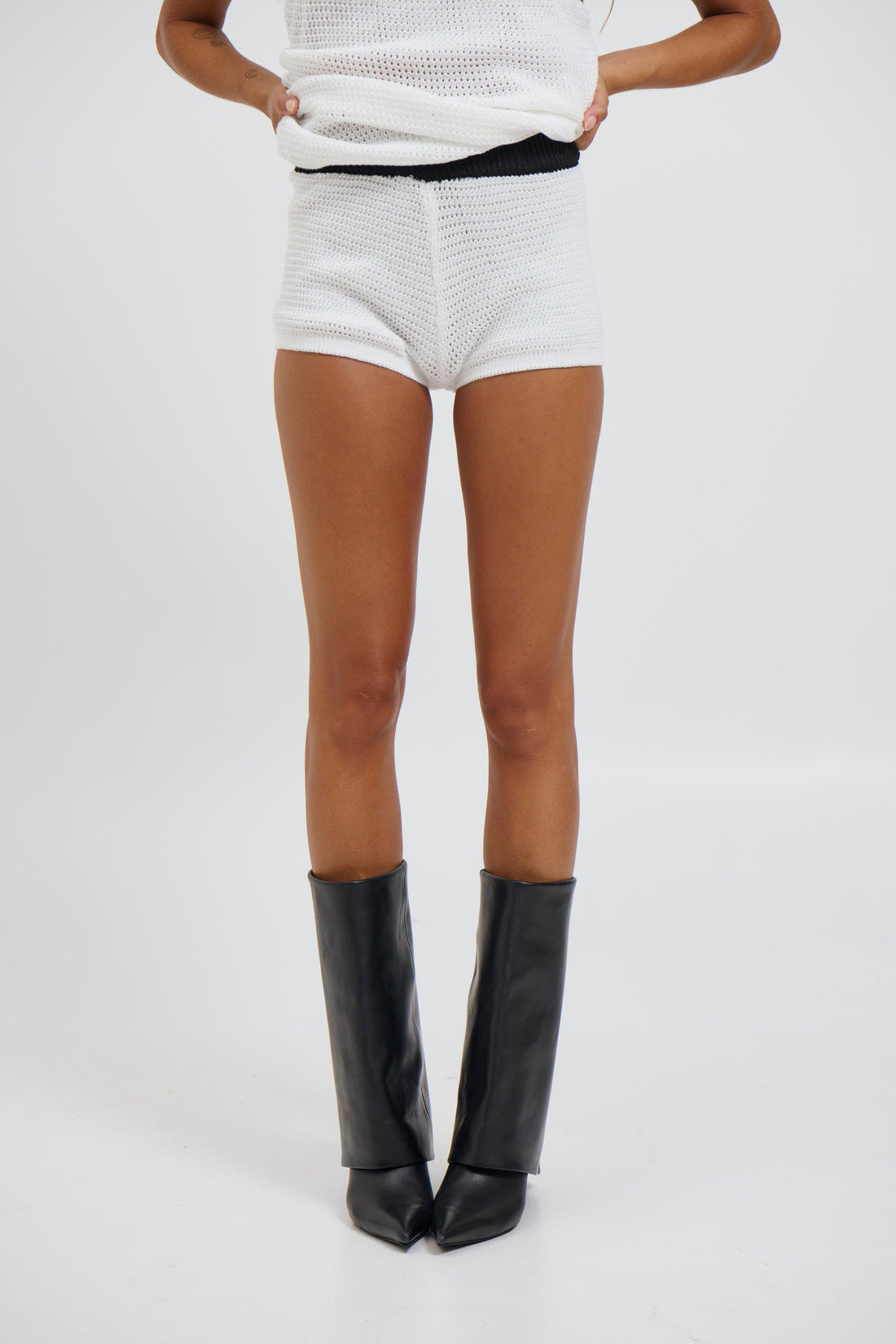 Melody Short White