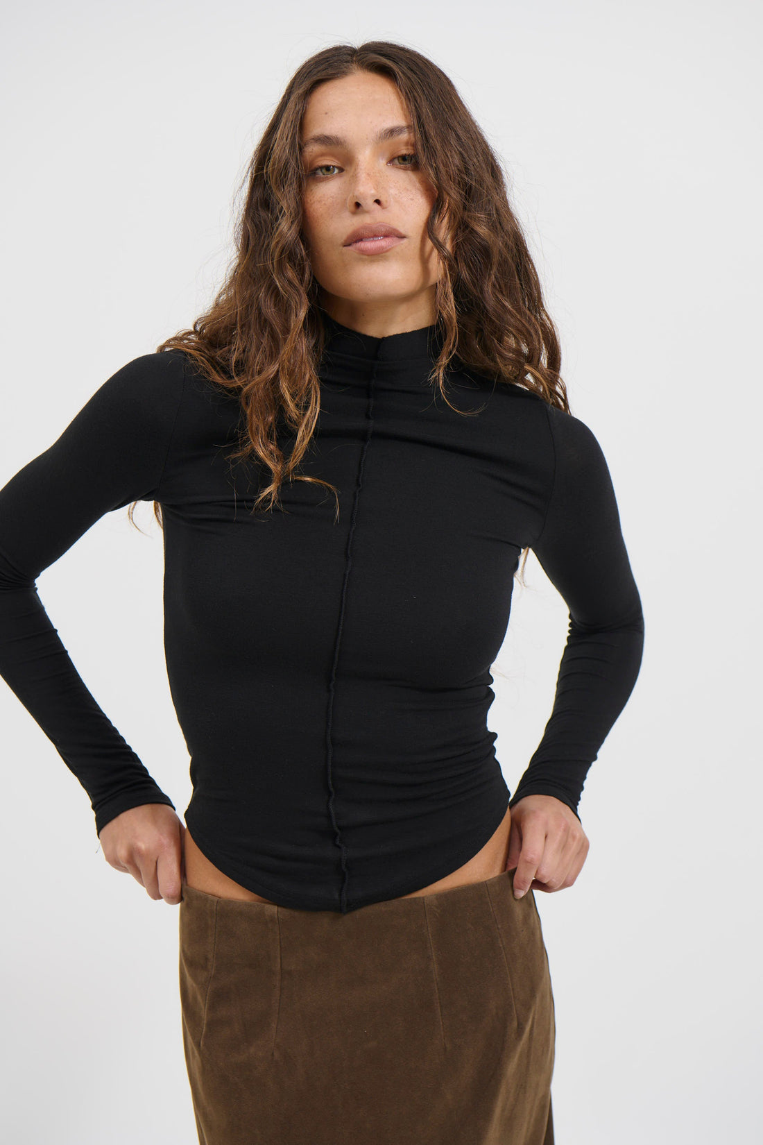Anisa Turtle Neck Shadow