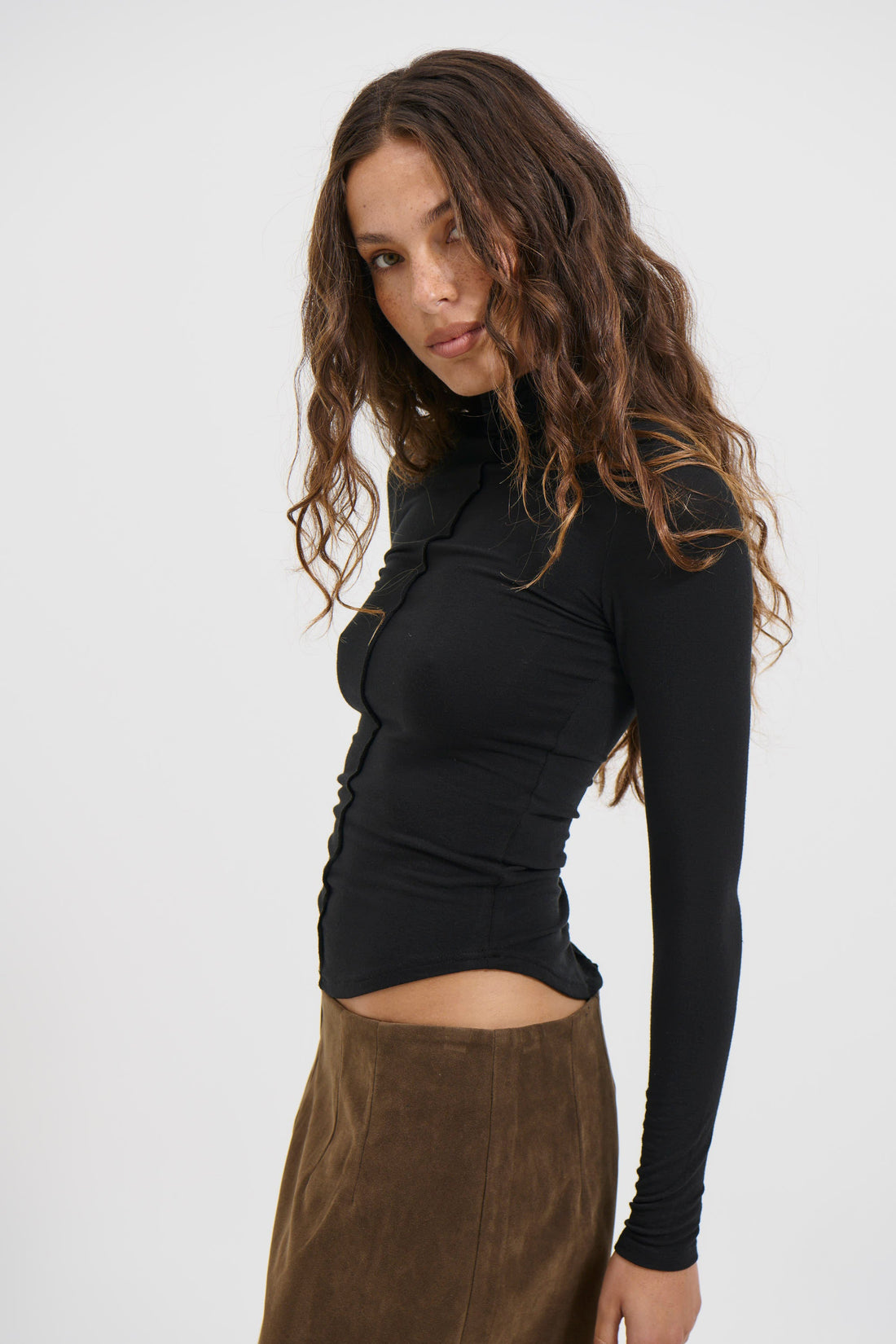 Anisa Turtle Neck Shadow