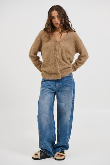 Dionne Cardi Latte